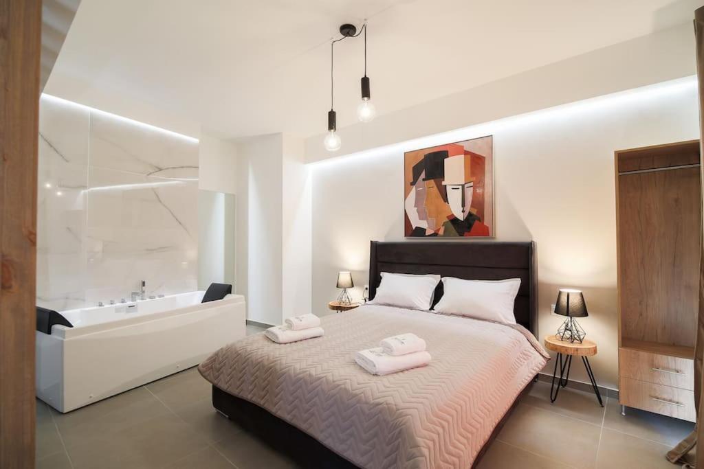 La Casa New Central Coastal & Jacuzzi