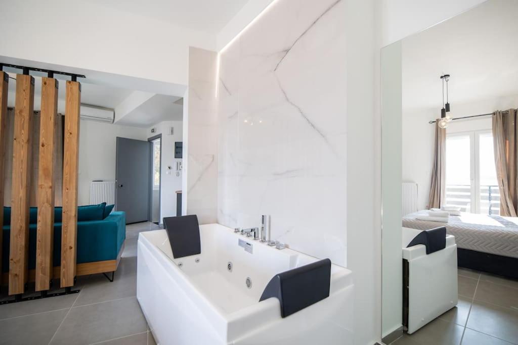 La Casa New Central Coastal & Jacuzzi Volos